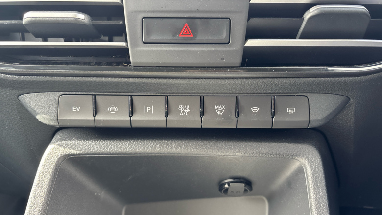 Ford Transit Connect 250 L2 Petrol 1.5 EcoBoost PHEV 150 Limited Van Auto